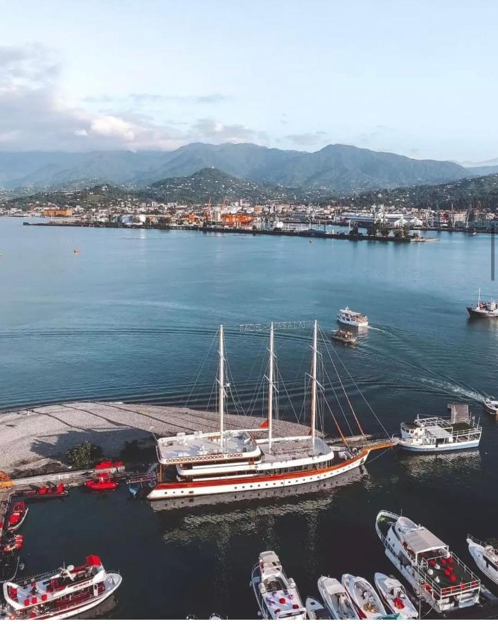 Orbi City Luxury Suite Batumi Luaran gambar