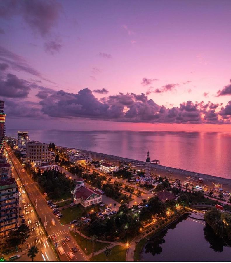 Orbi City Luxury Suite Batumi Luaran gambar