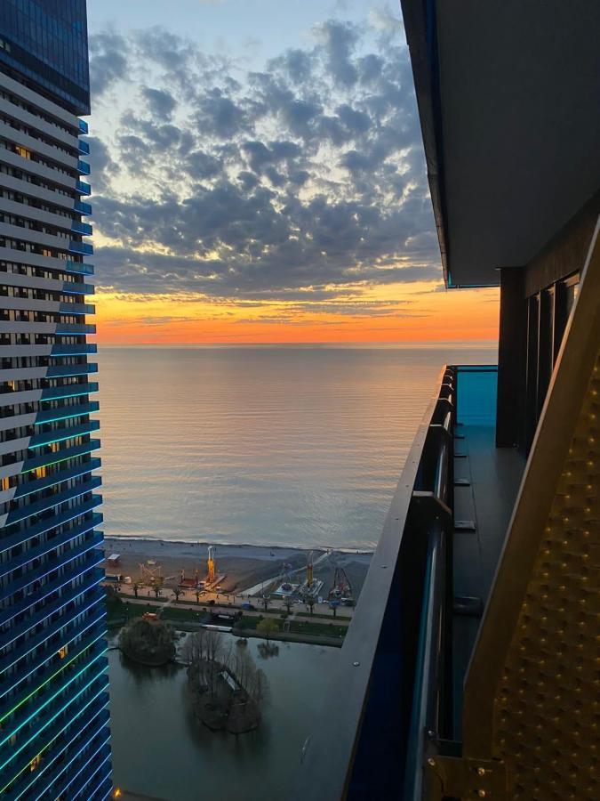 Orbi City Luxury Suite Batumi Luaran gambar